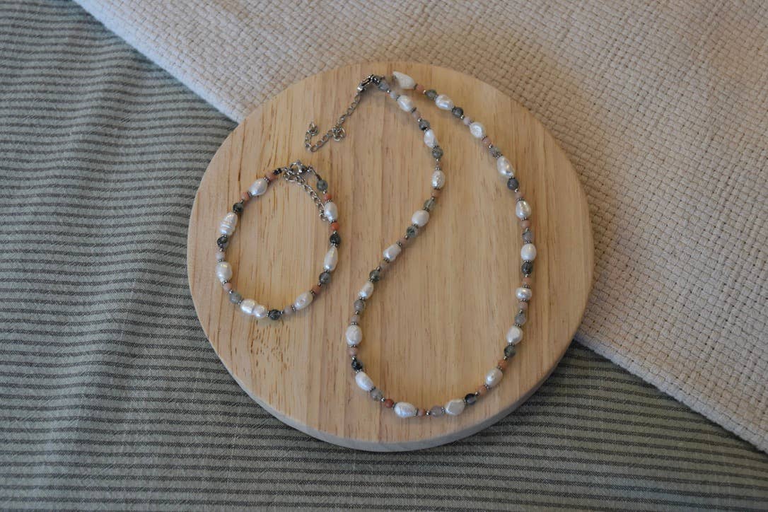 Sandy Dunes: Beaded Necklace: Gold