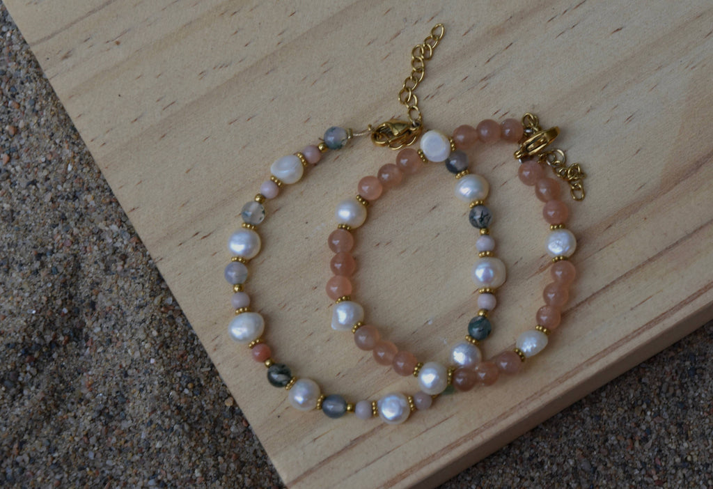 Sandy Dunes: Beaded Bracelet: Gold