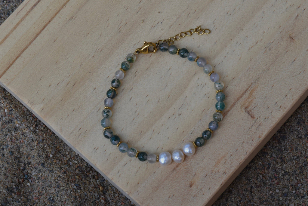 Lagoon Reflections: Beaded Bracelet: Silver